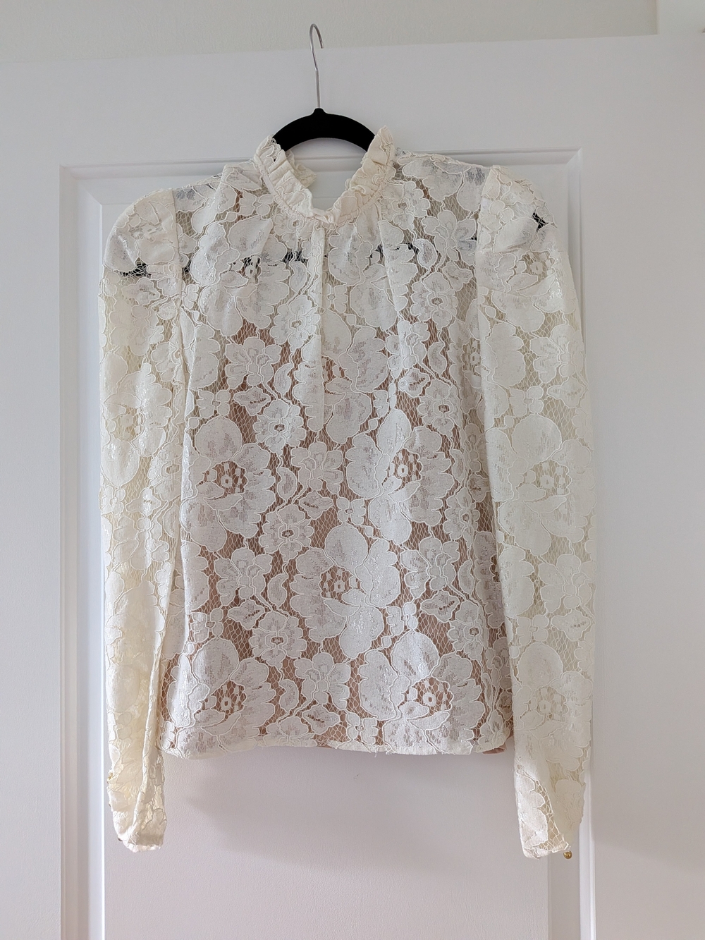 WAYF Cream Lace Long-Sleeve Blouse